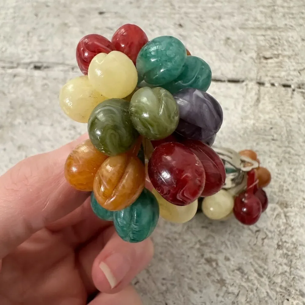 Vintage 40s/50s Molded Plastic Bubbles Clip On Earrings - Picture 6 of 7